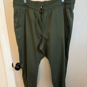 East Adeline Olive jogger pants size 2x